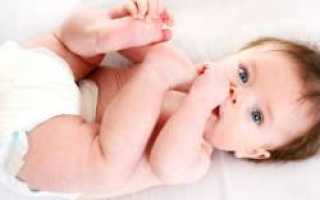 Когда и как менять памперс новорожденному ребенку