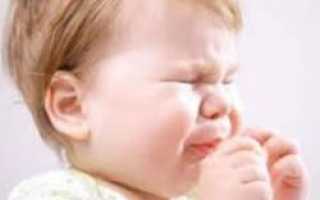 Почему новорожденный ребенок часто чихает?