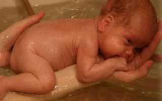 Как купать новорожденного в первый раз